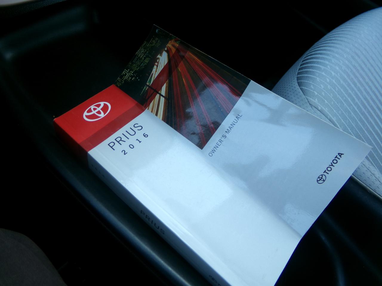 Toyota Prius 5dr HB Two (Natl) 2016