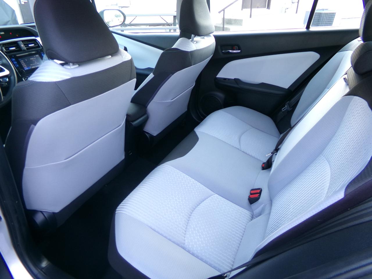 Toyota Prius 5dr HB Two (Natl) 2016