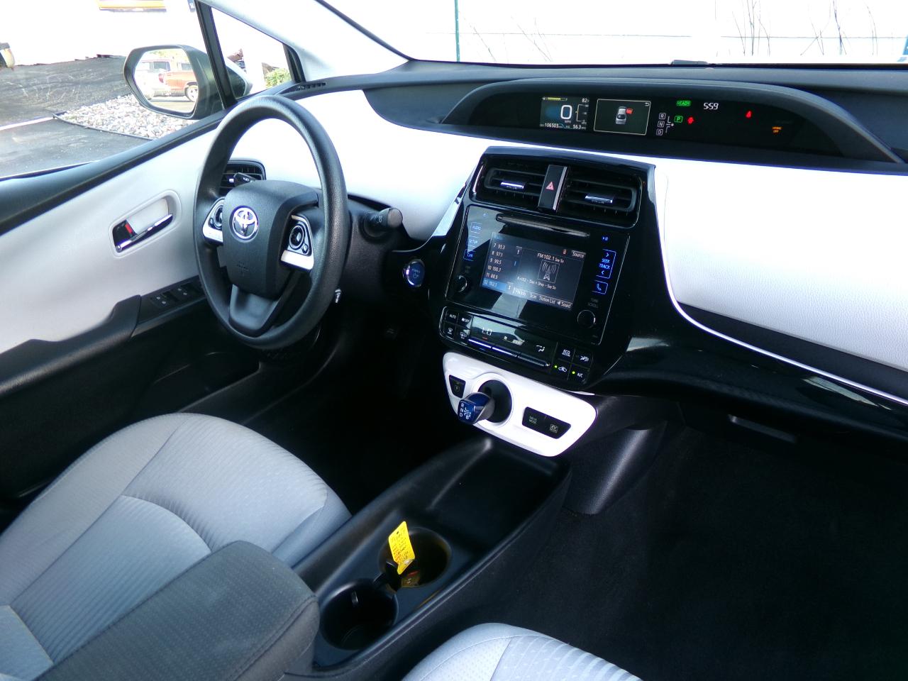 Toyota Prius 5dr HB Two (Natl) 2016