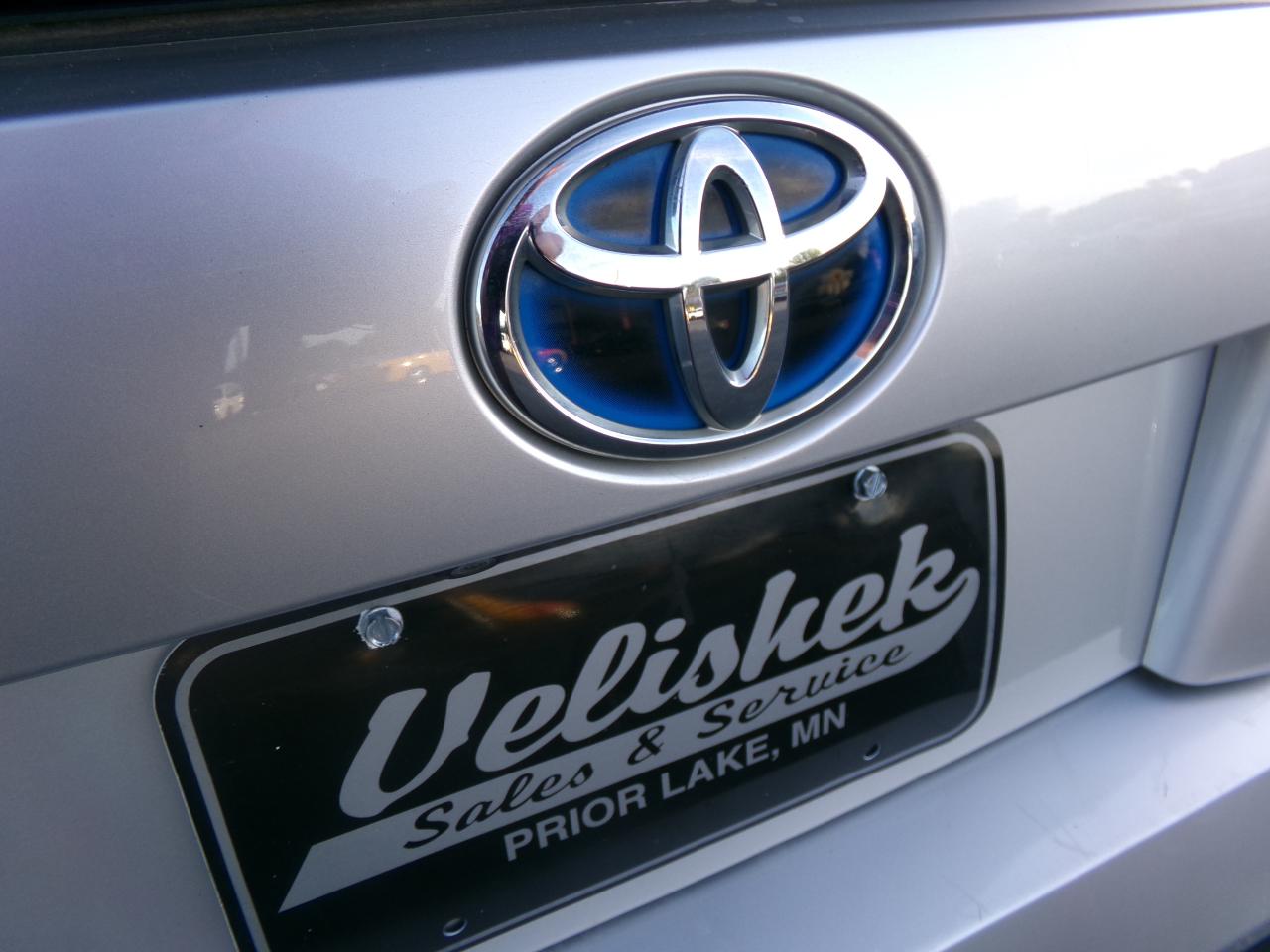 Toyota Prius 5dr HB Two (Natl) 2016