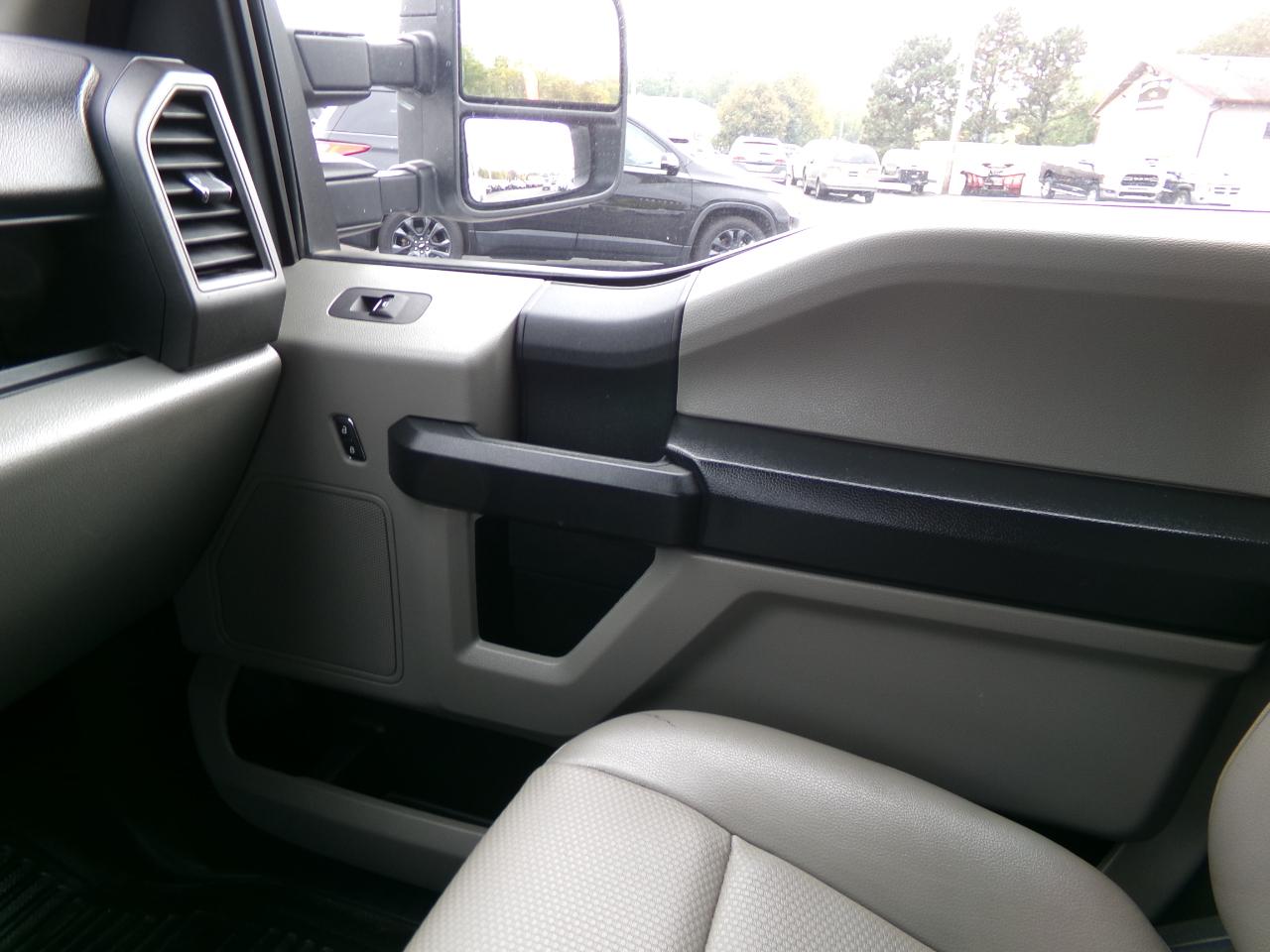 Ford F-250 SD XL Crew Cab Long Bed 4WD 2022