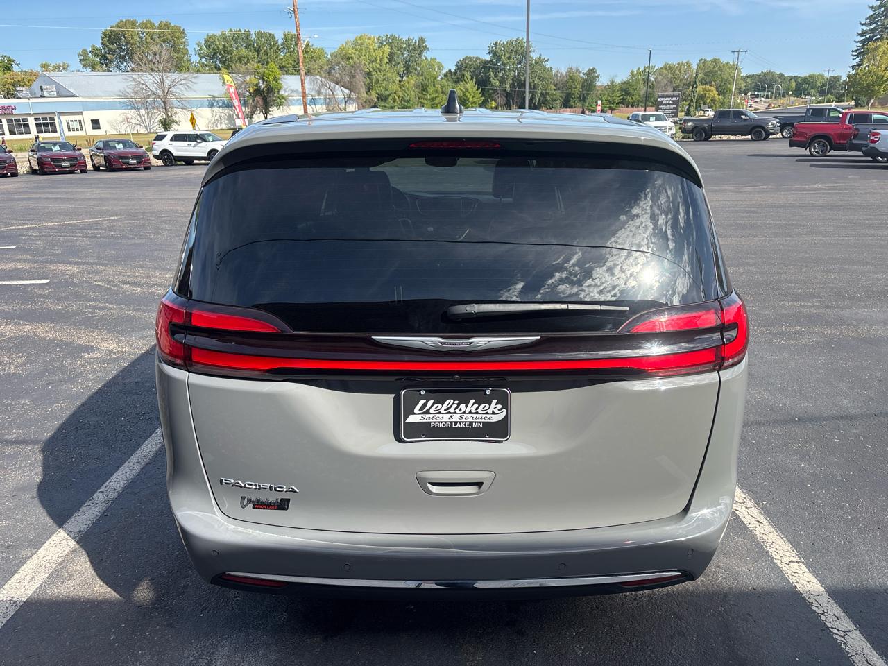 Chrysler Pacifica Select FWD 2025