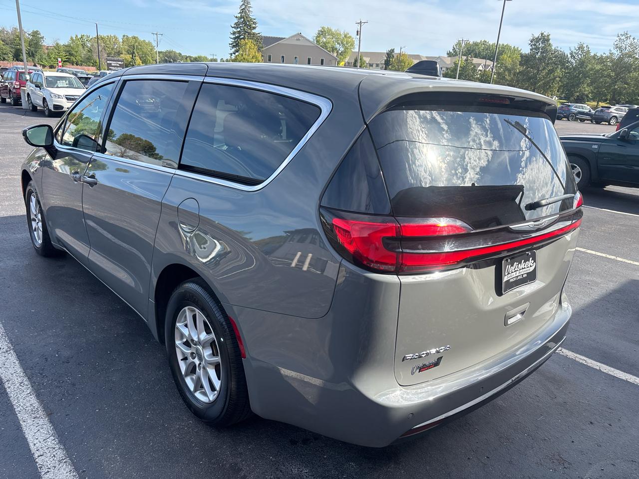 Chrysler Pacifica Select FWD 2025