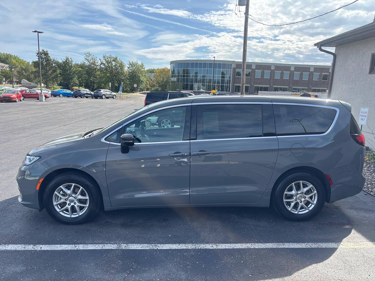 Chrysler Pacifica Select FWD 2025