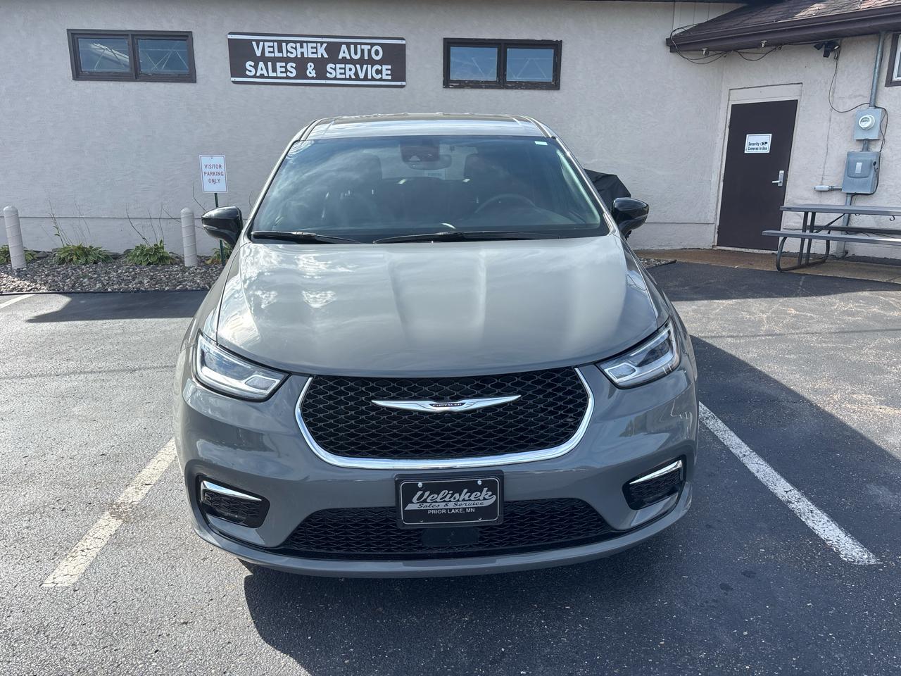 Chrysler Pacifica Select FWD 2025