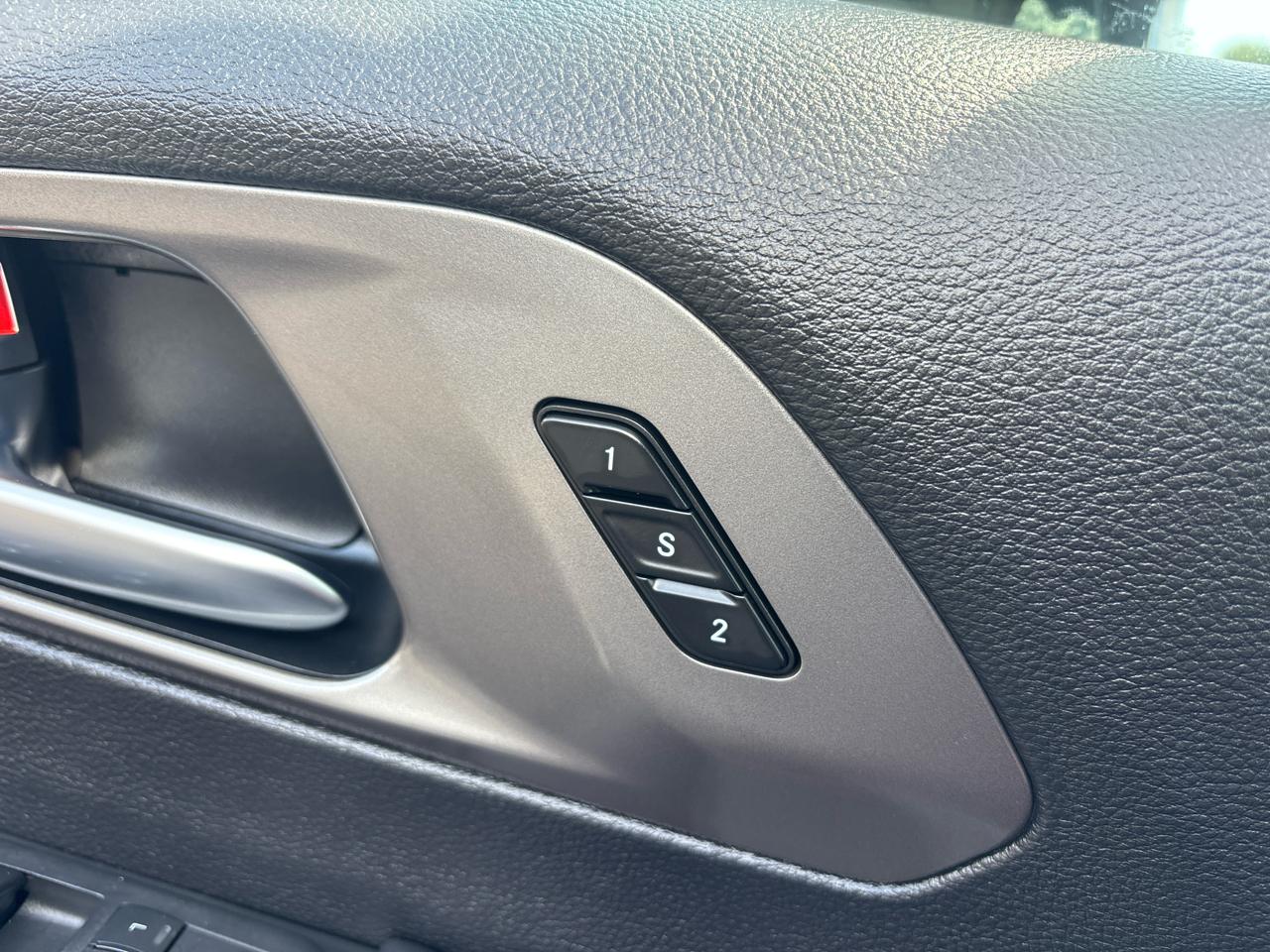Chrysler Pacifica Select FWD 2025