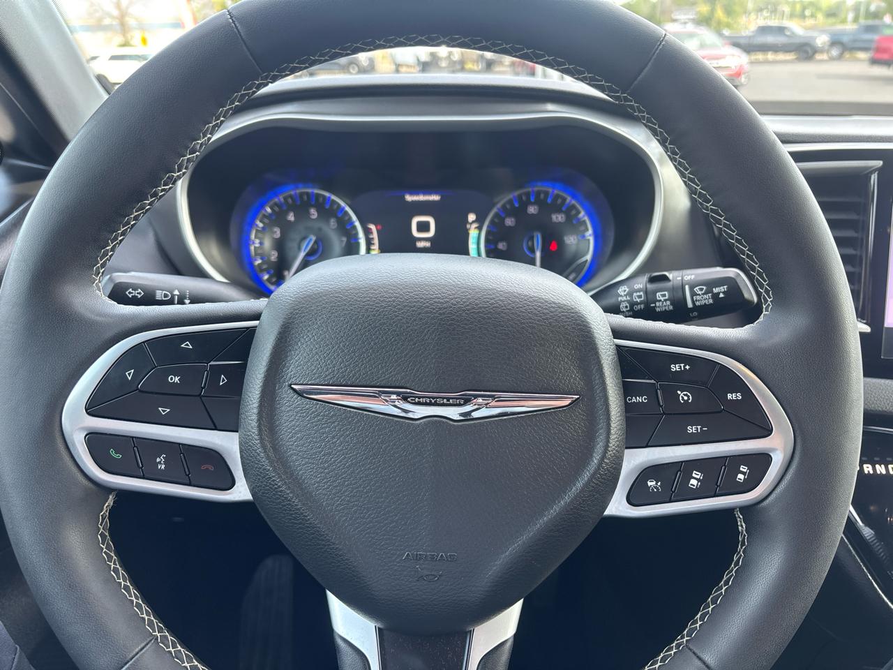 Chrysler Pacifica Select FWD 2025