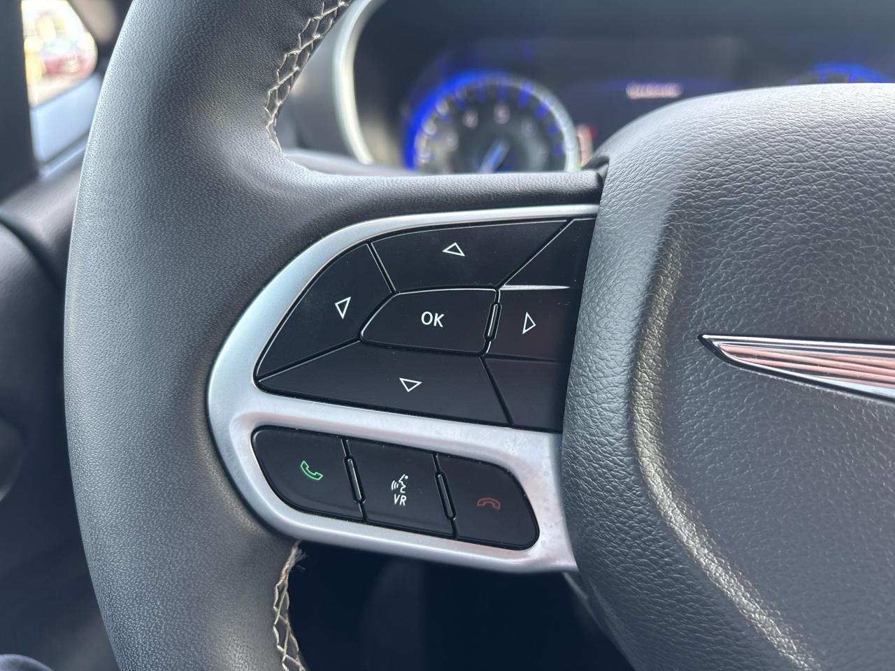 Chrysler Pacifica Select FWD 2025