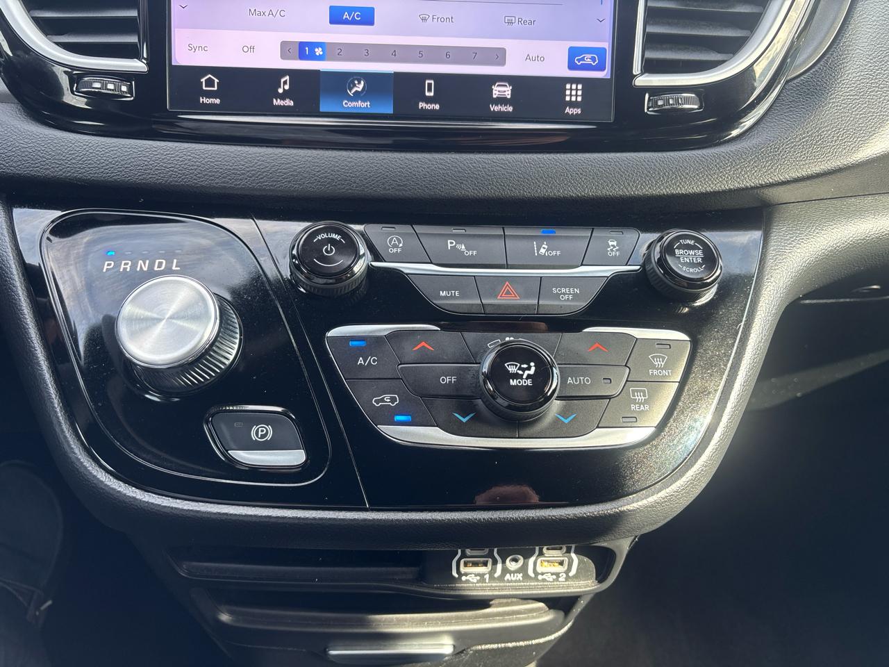 Chrysler Pacifica Select FWD 2025