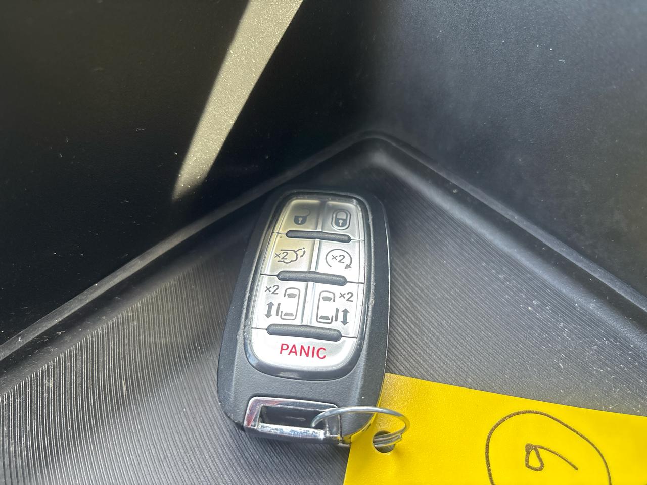 Chrysler Pacifica Select FWD 2025