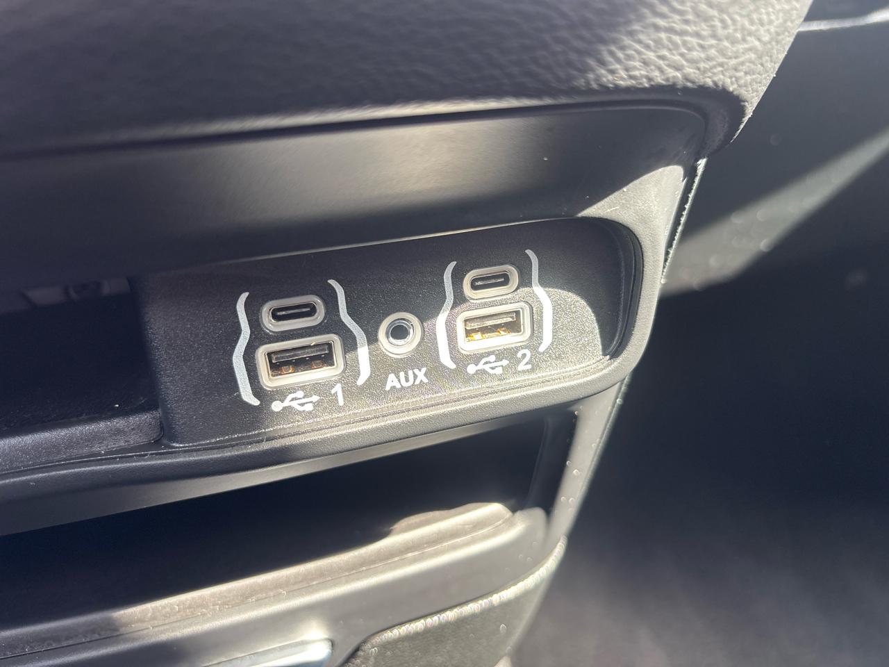 Chrysler Pacifica Select FWD 2025