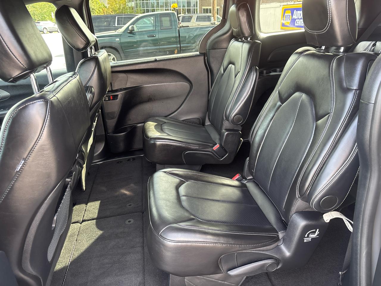 Chrysler Pacifica Select FWD 2025