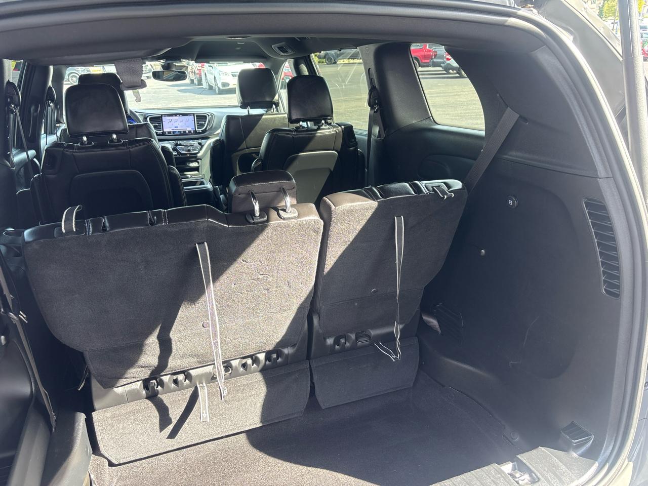 Chrysler Pacifica Select FWD 2025