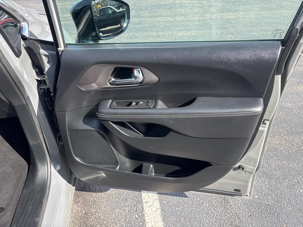 Chrysler Pacifica Select FWD 2025