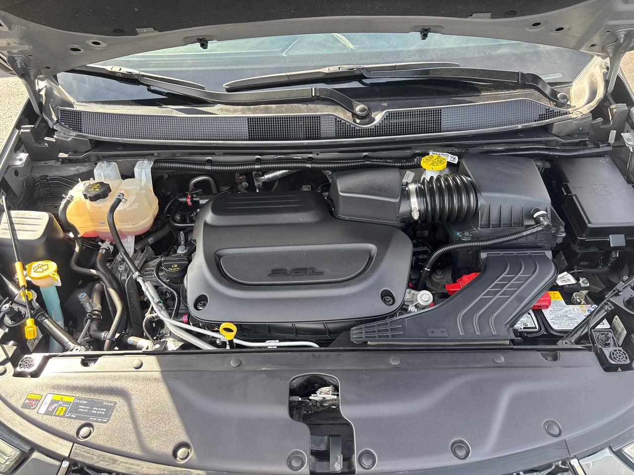 Chrysler Pacifica Select FWD 2025