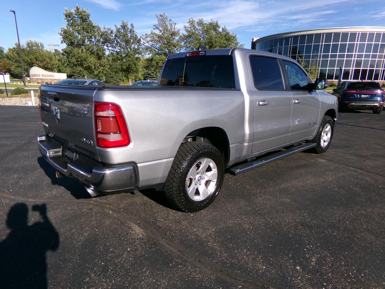 RAM 1500 Big Horn 4x4 Crew Cab 5'7" Box 2021
