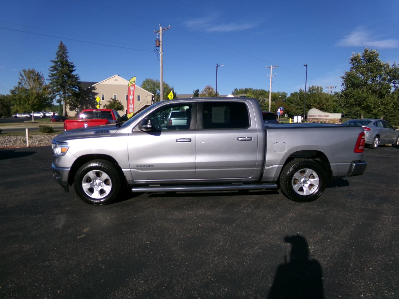RAM 1500 Big Horn 4x4 Crew Cab 5'7" Box 2021