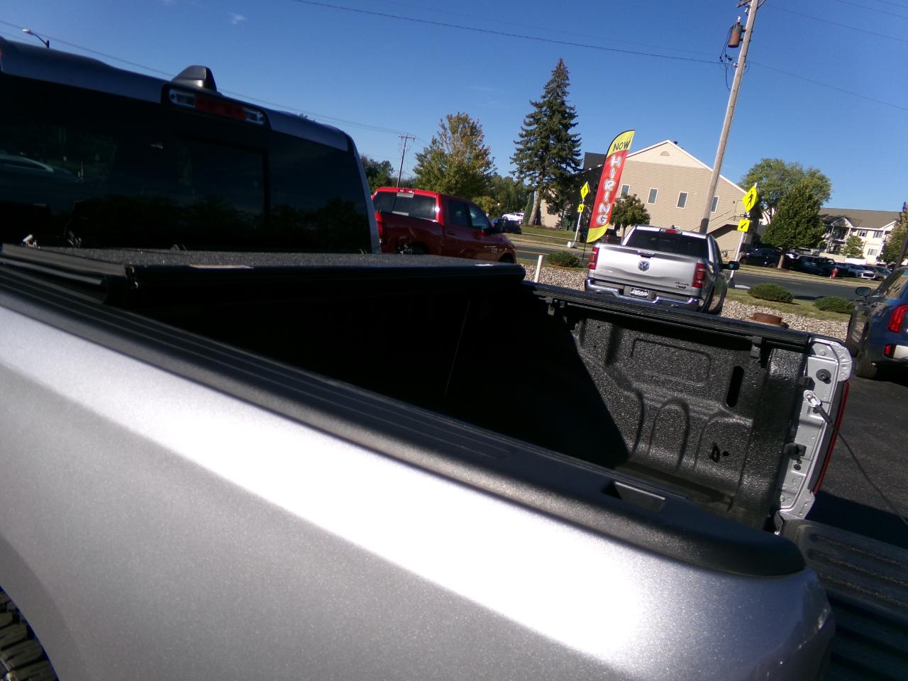 RAM 1500 Big Horn 4x4 Crew Cab 5'7" Box 2021