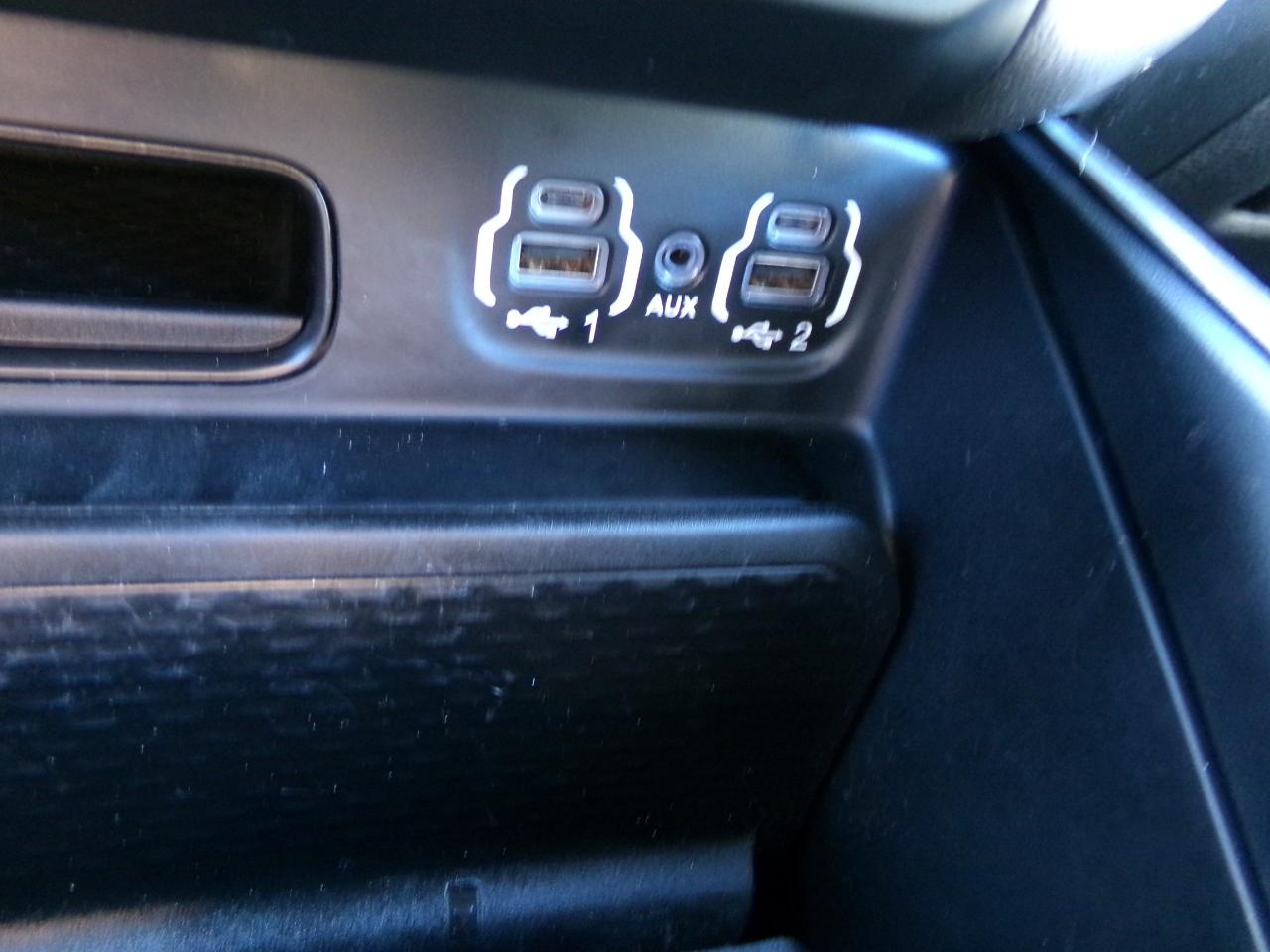 RAM 1500 Big Horn 4x4 Crew Cab 5'7" Box 2021