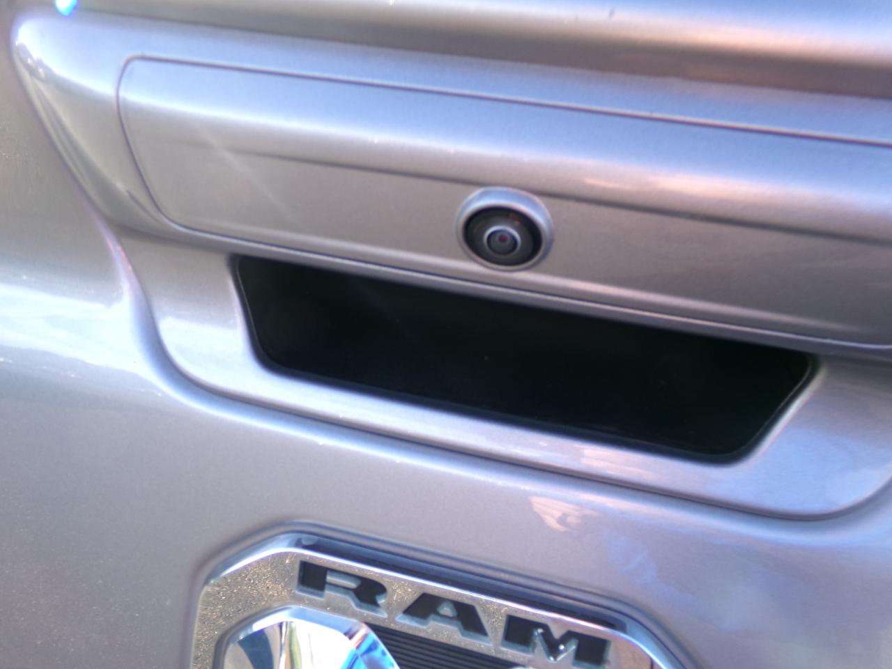 RAM 1500 Big Horn 4x4 Crew Cab 5'7" Box 2021