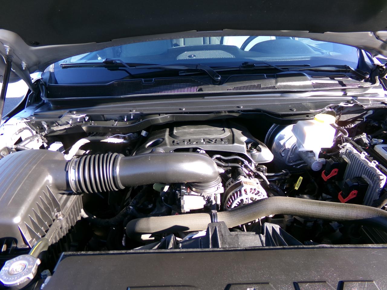 RAM 1500 Big Horn 4x4 Crew Cab 5'7" Box 2021
