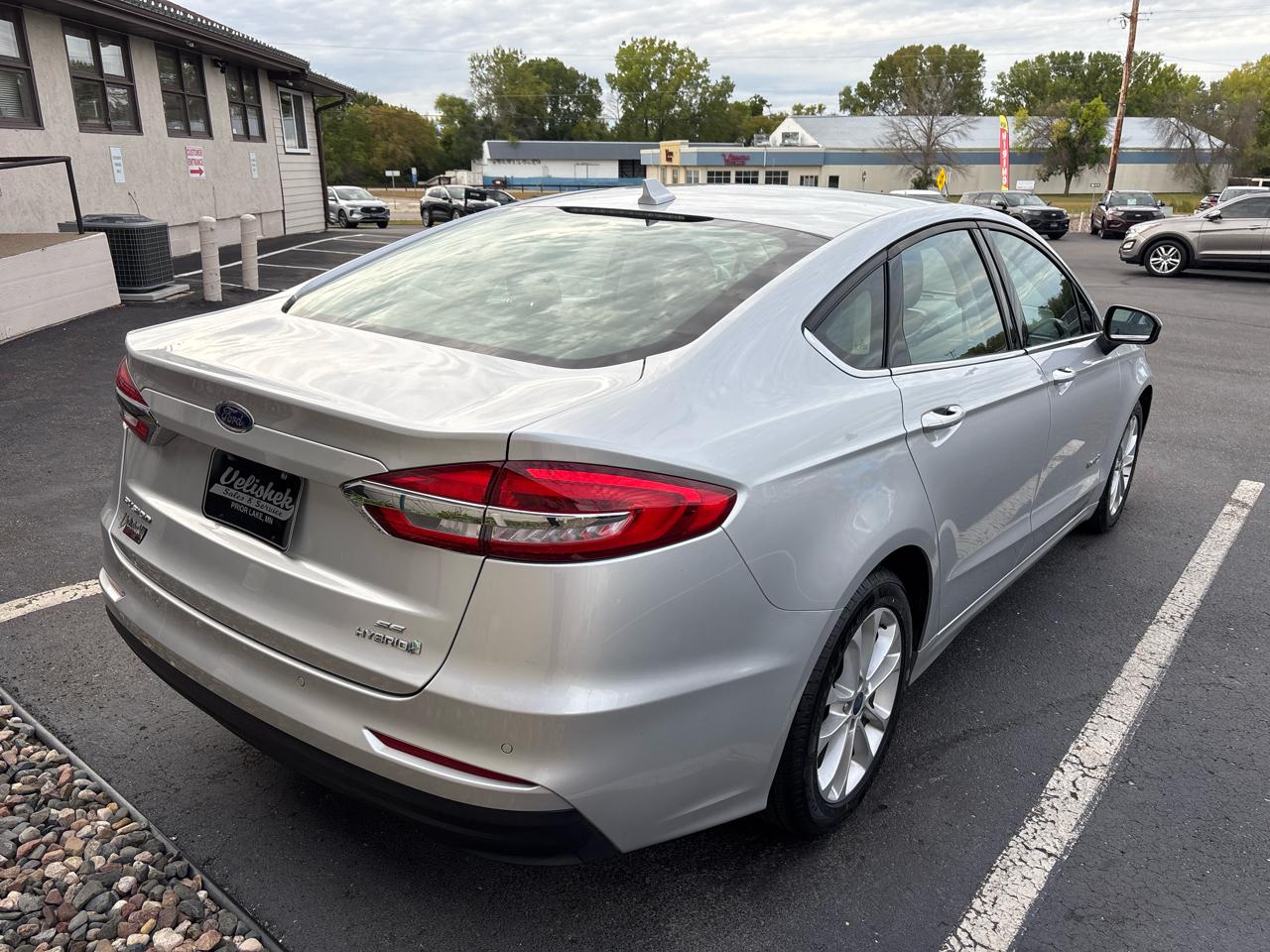 Ford Fusion Hybrid SE FWD 2019