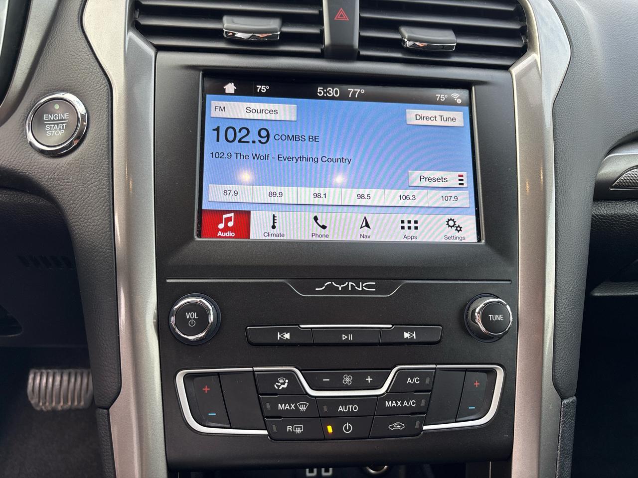 Ford Fusion Hybrid SE FWD 2019