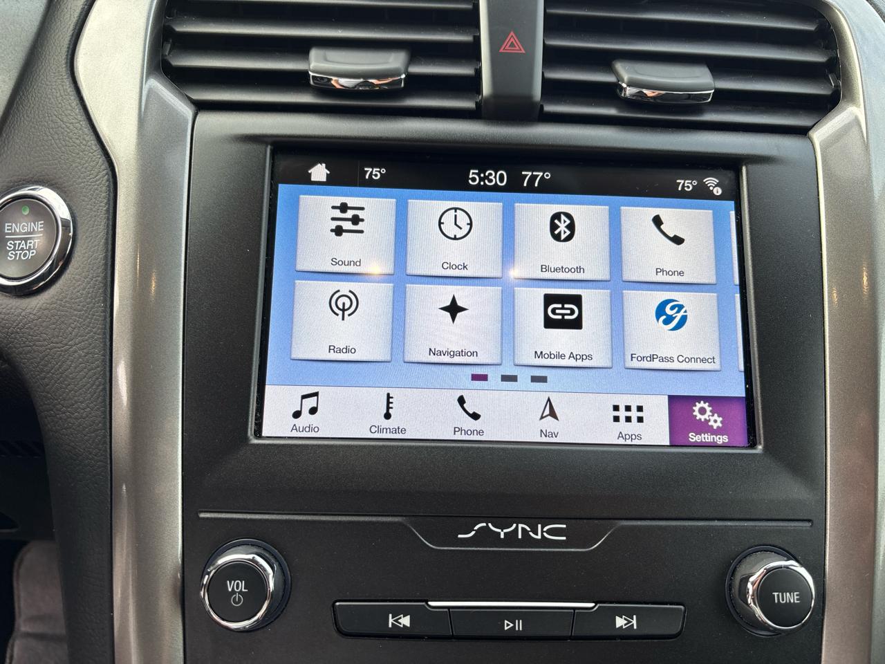 Ford Fusion Hybrid SE FWD 2019