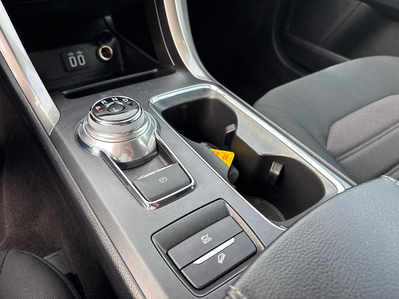 Ford Fusion Hybrid SE FWD 2019