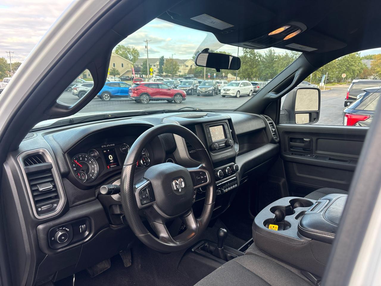 RAM 2500 Tradesman 4x4 Crew Cab 6'4" Box 2023