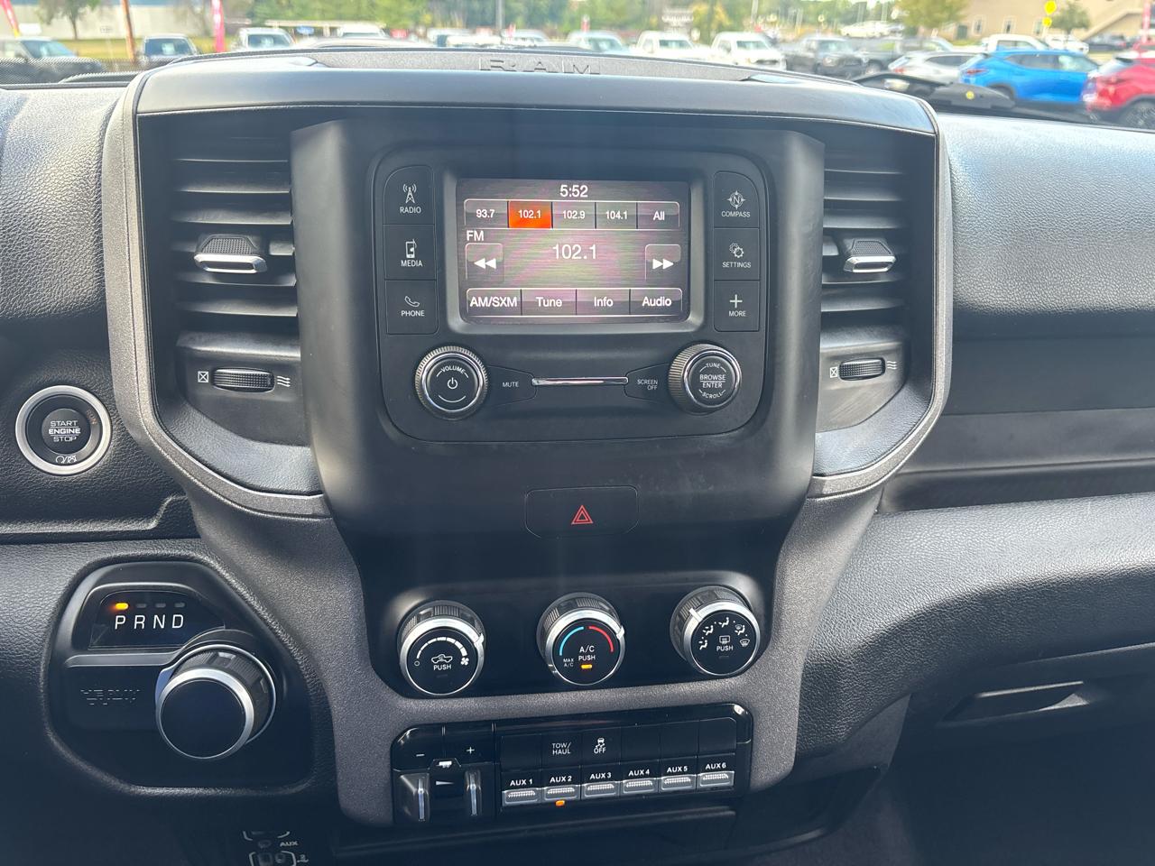 RAM 2500 Tradesman 4x4 Crew Cab 6'4" Box 2023