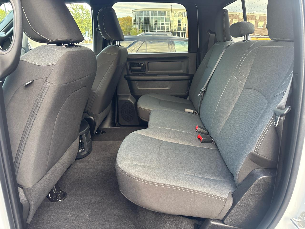 RAM 2500 Tradesman 4x4 Crew Cab 6'4" Box 2023
