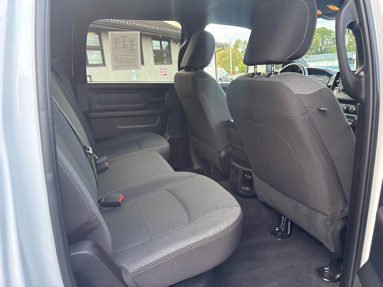 RAM 2500 Tradesman 4x4 Crew Cab 6'4" Box 2023