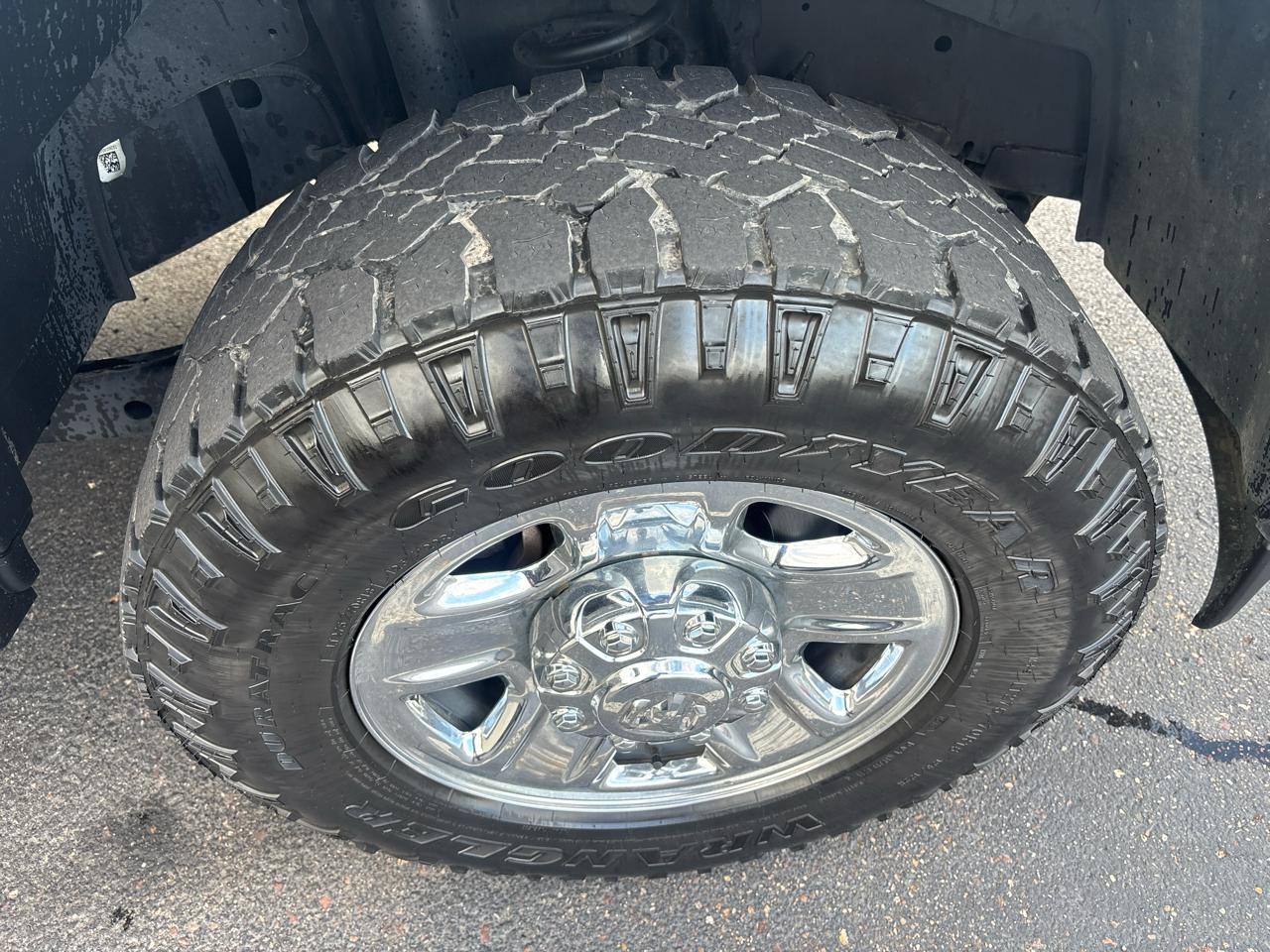 RAM 2500 Tradesman 4x4 Crew Cab 6'4" Box 2023