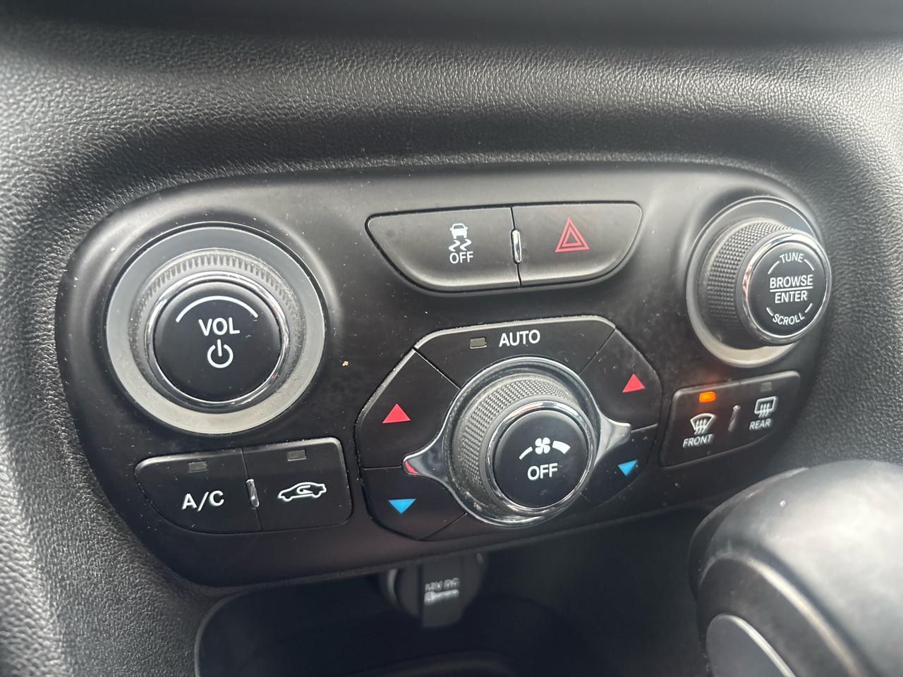 Dodge Dart 4dr Sdn Limited 2013
