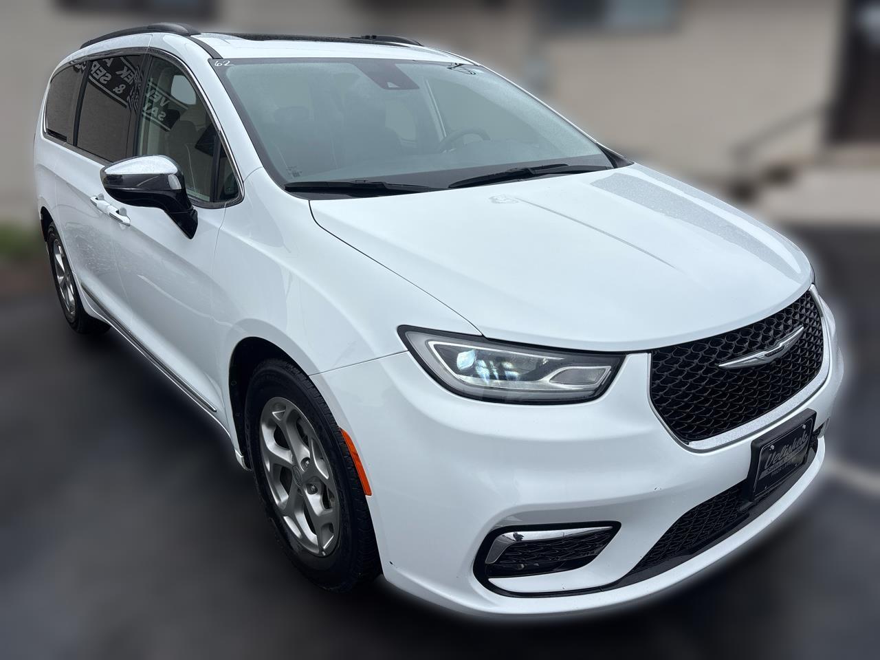 2023 Chrysler Pacifica Limited FWD