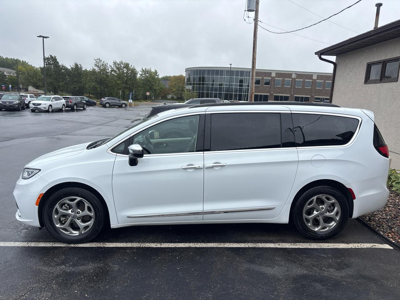 Chrysler Pacifica Limited FWD 2023