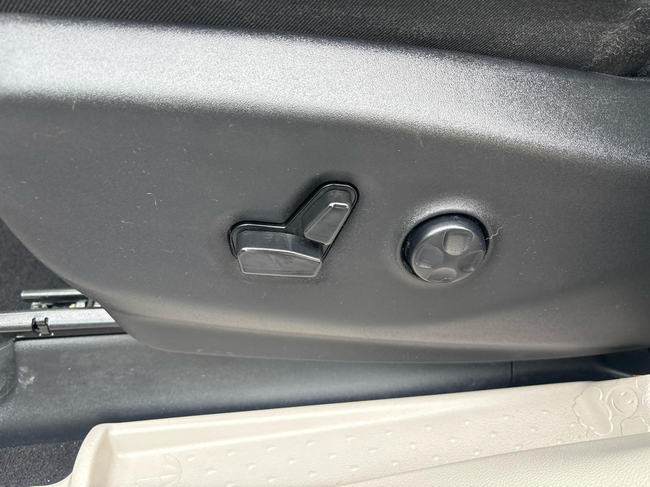 Chrysler Pacifica Limited FWD 2023