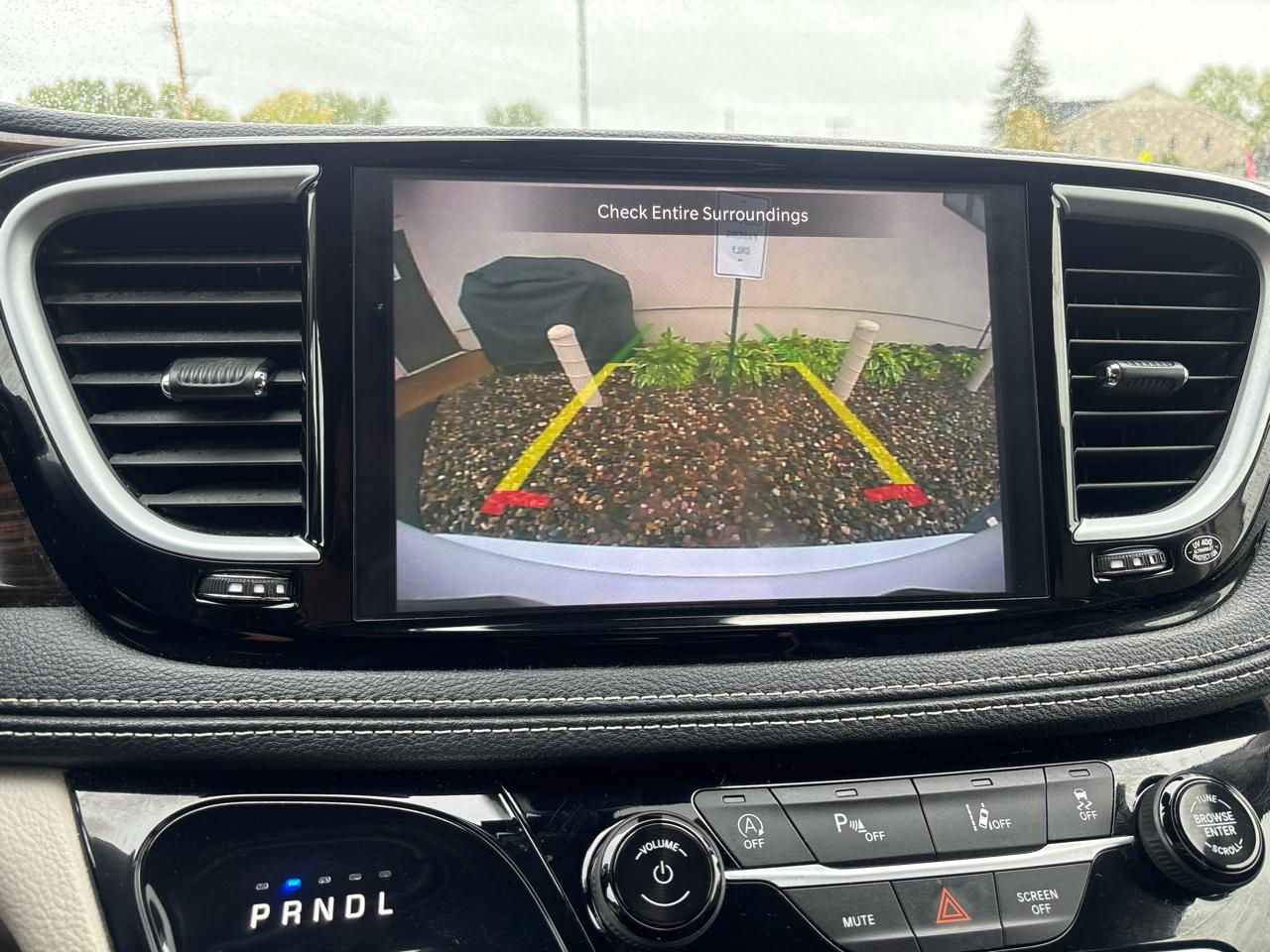 Chrysler Pacifica Limited FWD 2023