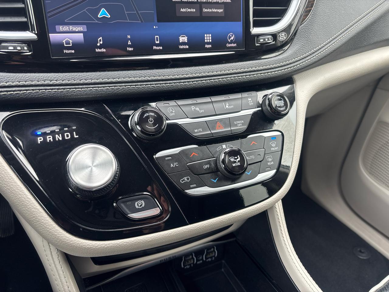 Chrysler Pacifica Limited FWD 2023