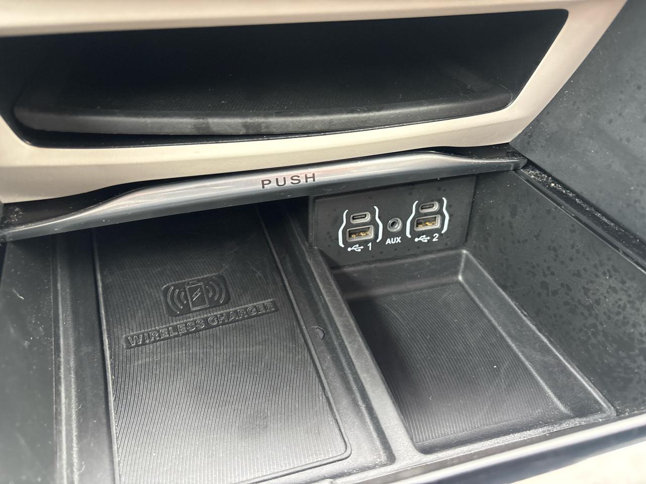 Chrysler Pacifica Limited FWD 2023