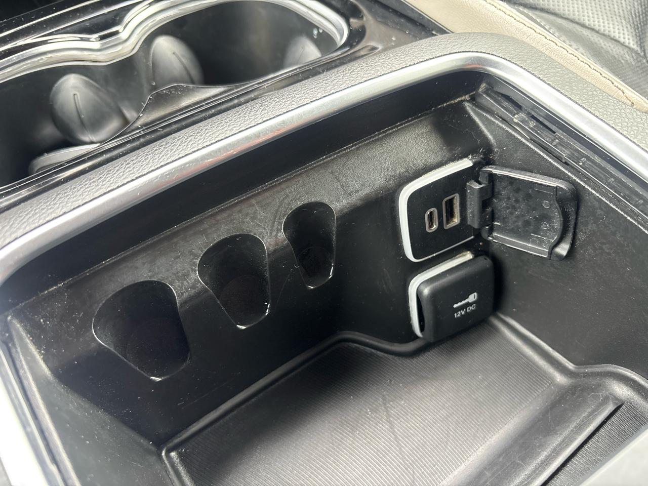 Chrysler Pacifica Limited FWD 2023