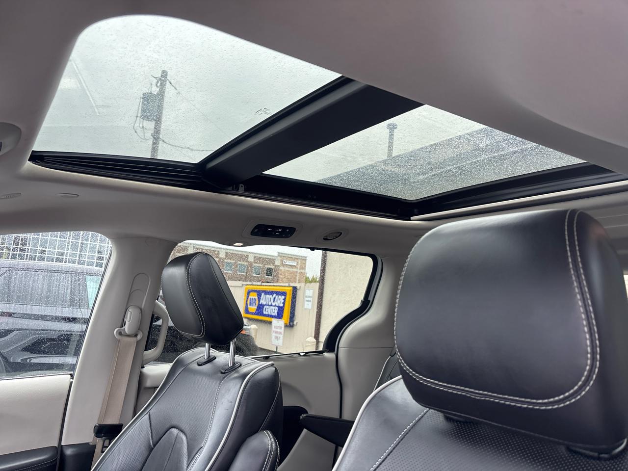 Chrysler Pacifica Limited FWD 2023