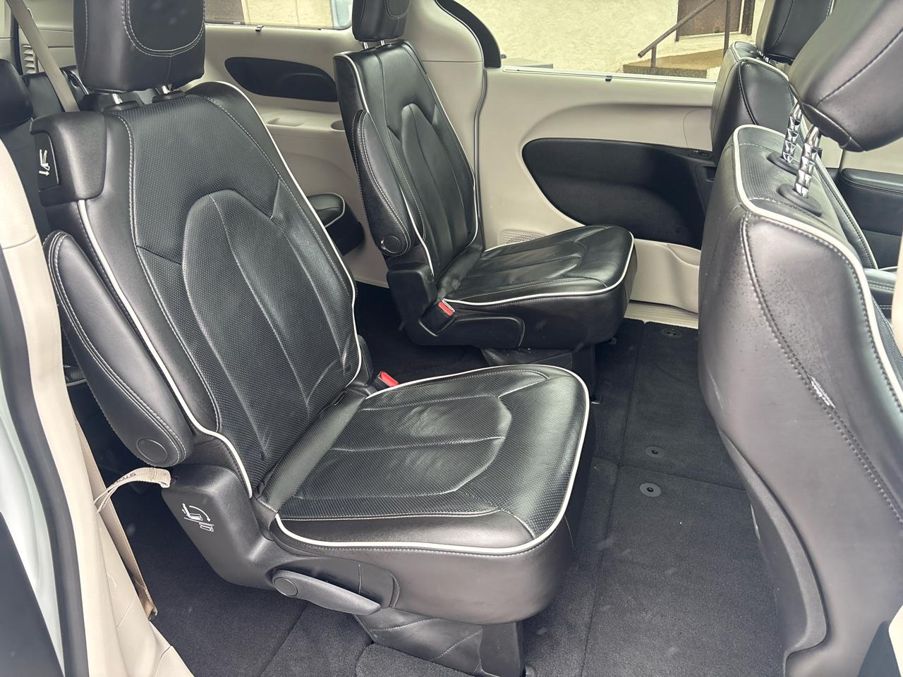 Chrysler Pacifica Limited FWD 2023
