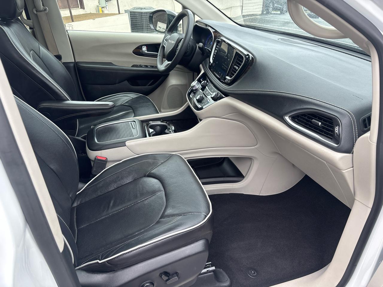 Chrysler Pacifica Limited FWD 2023