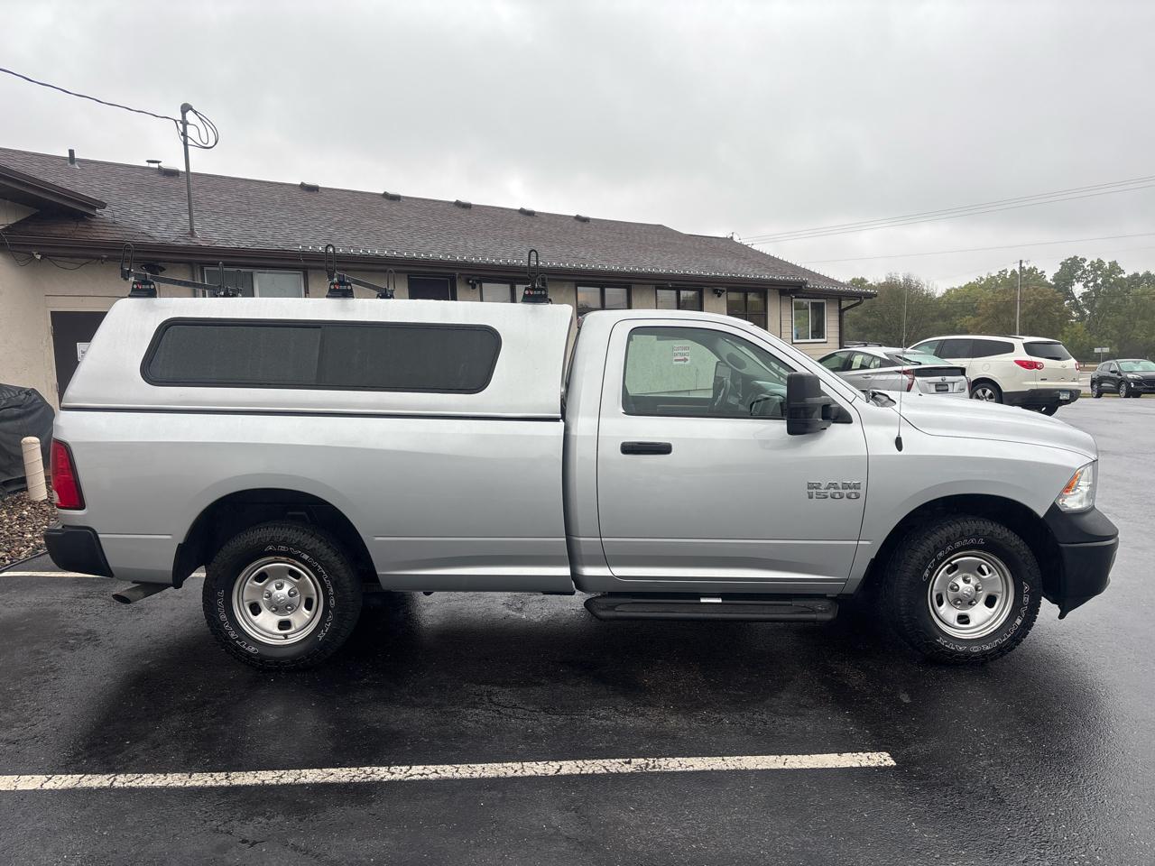 RAM 1500 Tradesman 4x4 Regular Cab 8' Box 2017