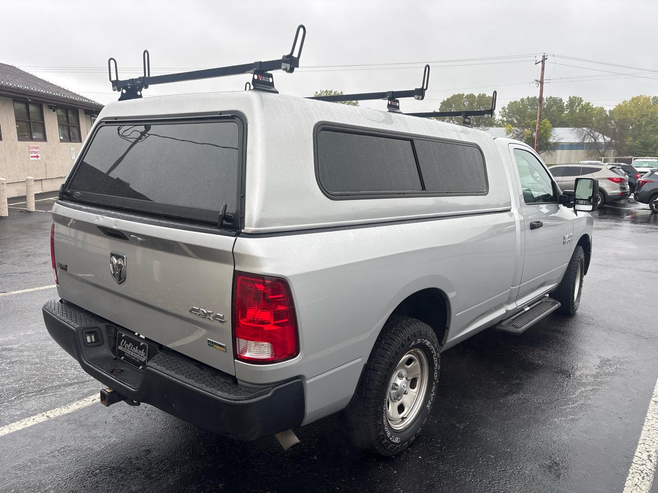 RAM 1500 Tradesman 4x4 Regular Cab 8' Box 2017