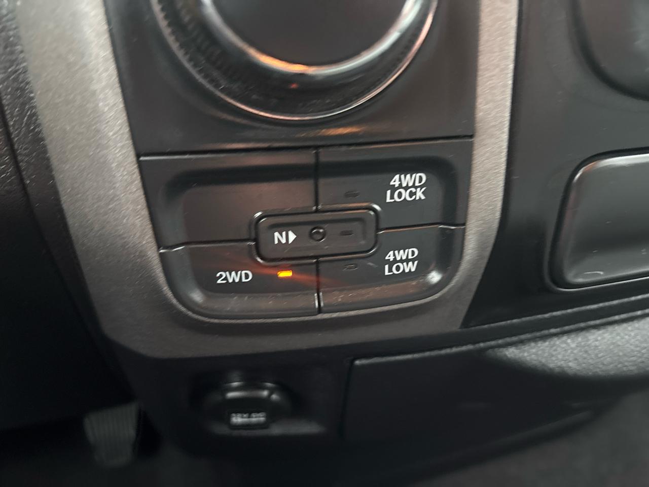 RAM 1500 Tradesman 4x4 Regular Cab 8' Box 2017