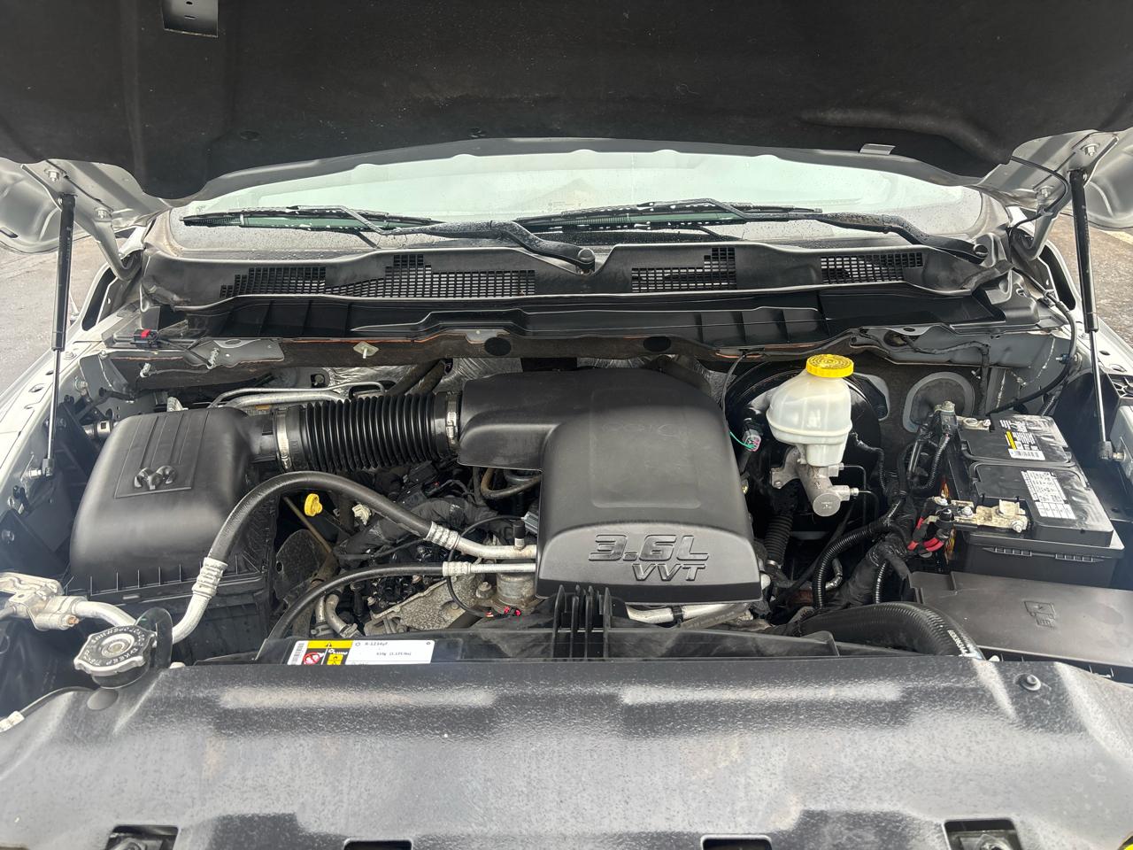RAM 1500 Tradesman 4x4 Regular Cab 8' Box 2017
