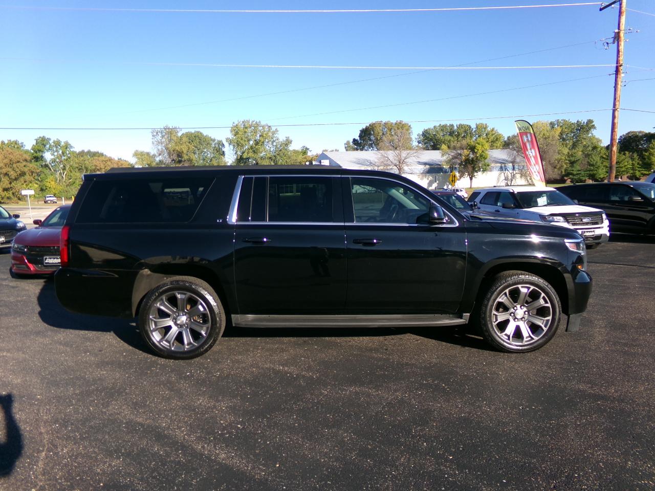 Chevrolet Suburban 4WD 4dr LT 2015